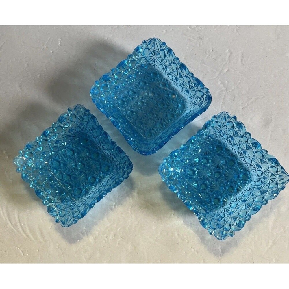 L.G. WRIGHT/FENTON BLUE DAISY & BUTTON SET OF 3 SQUARE BOWLS